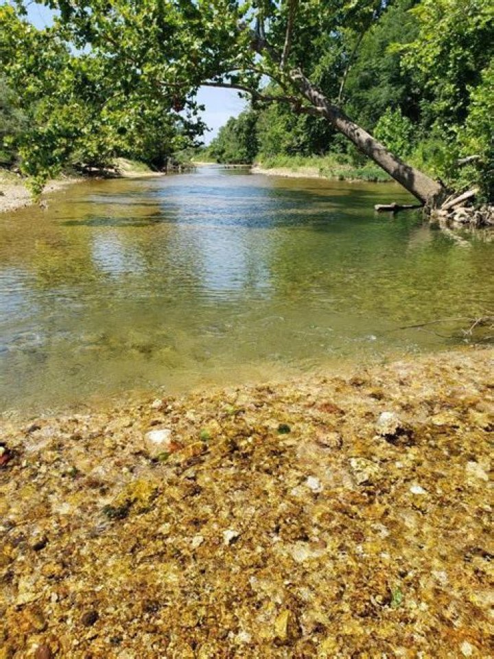 Are Missouri creeks public property