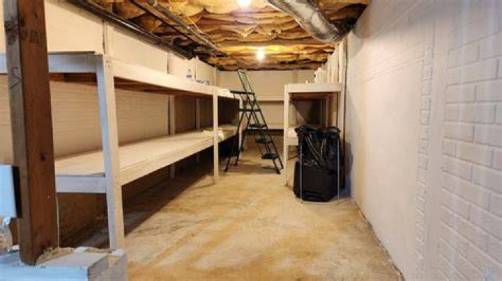 Can a crawl space be used for storage