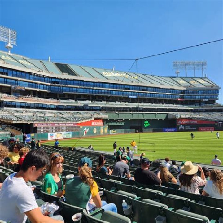Can you bring water bottles into Oakland Coliseum