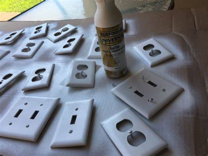 Can you spray paint plastic light switch covers
