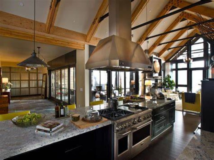 Does furniture come with HGTV dream home