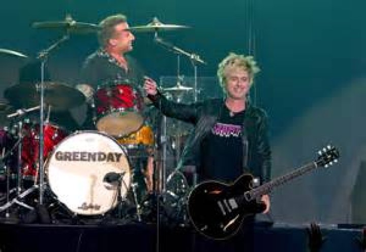 Does Green Day still go on tour