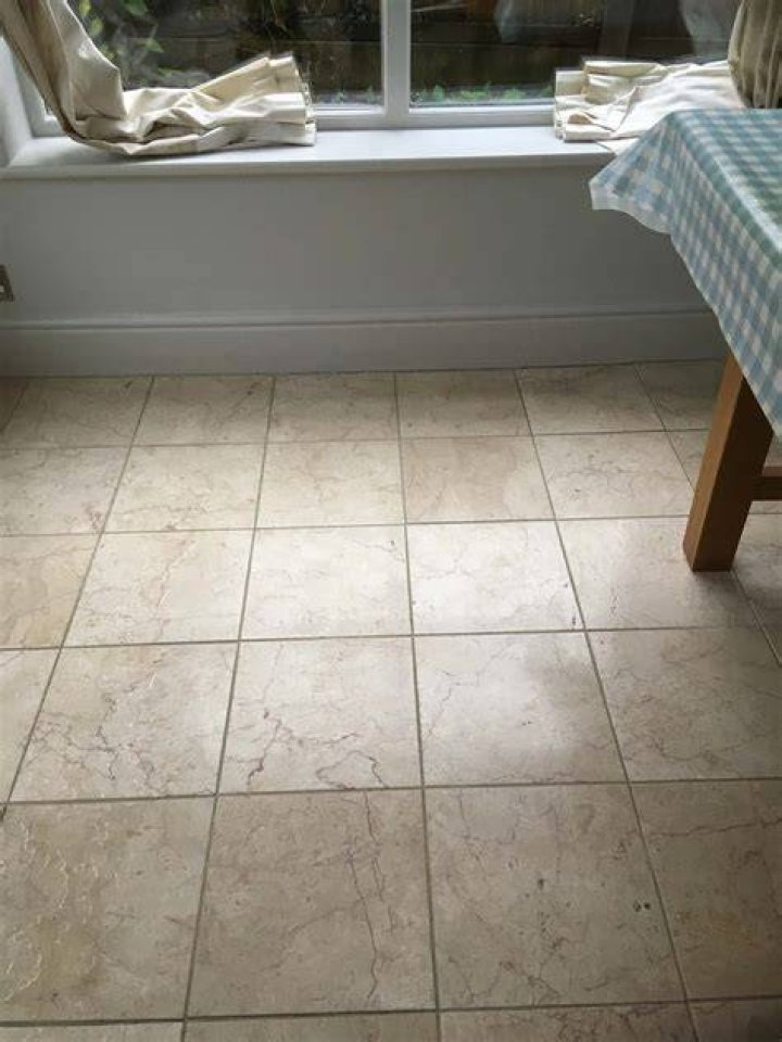 Does polished marble tile need to be sealed