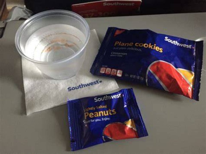 Does Southwest still serve peanuts