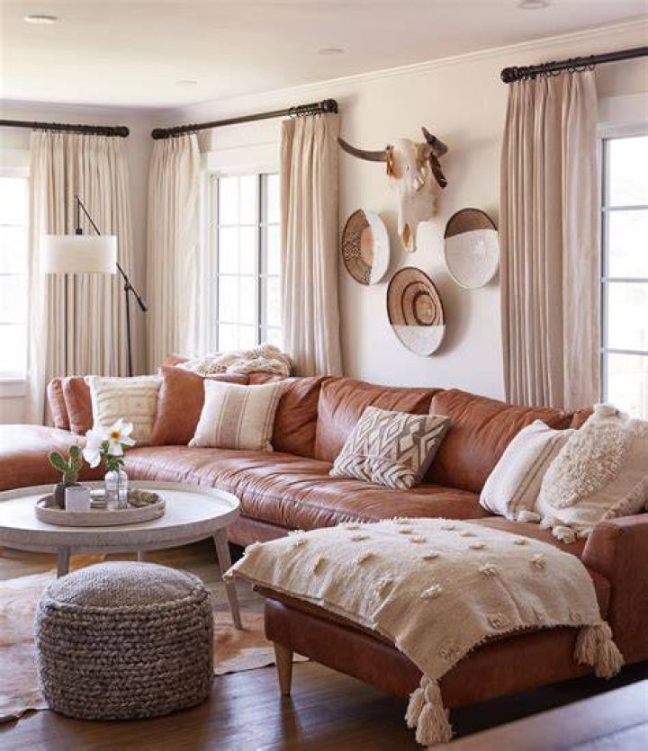 How do you decorate a lounge couch with Brown