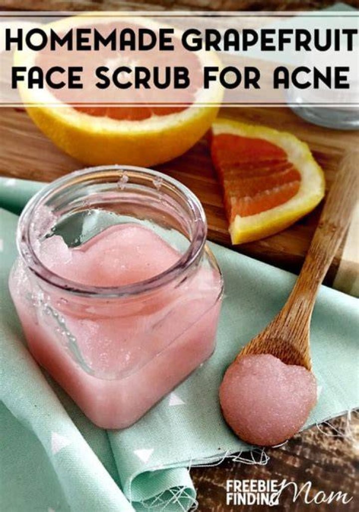 How do you make grapefruit scrub