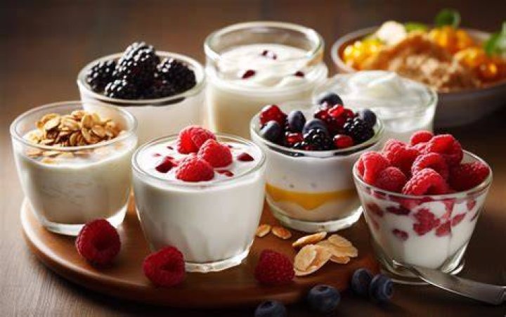 How do you make plain yogurt taste like vanilla