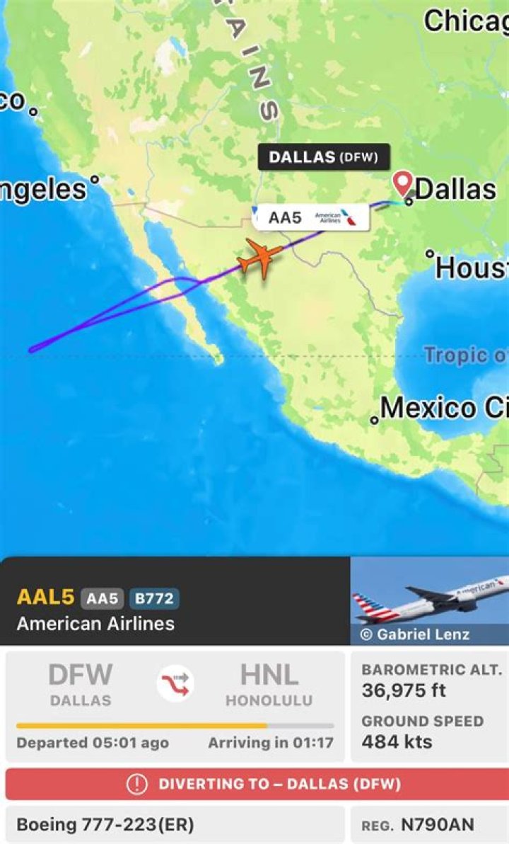 How far is the flight from Dallas to Maui