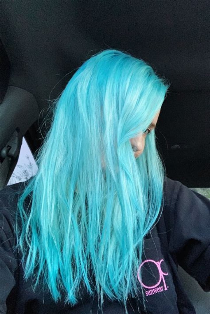 How light does hair have to be to dye it blue