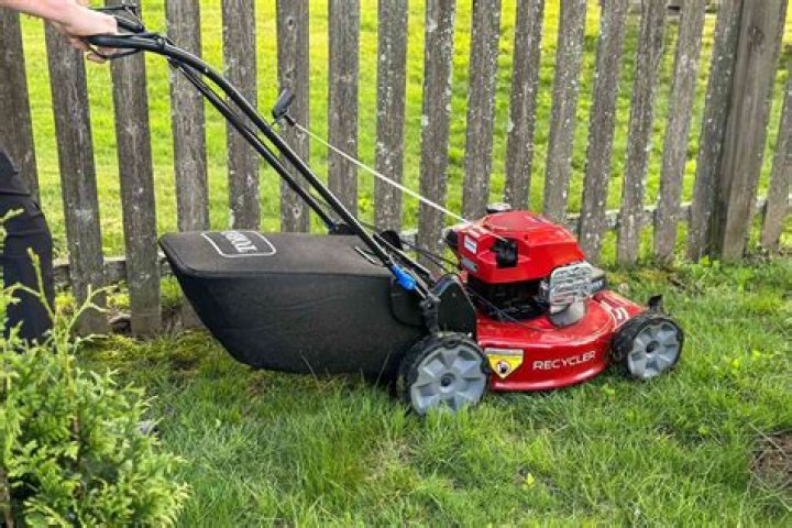 How long does a self propelled lawn mower last
