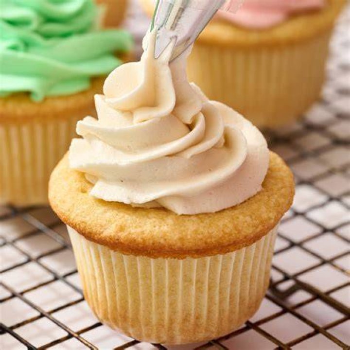 How long is buttercream frosting good for