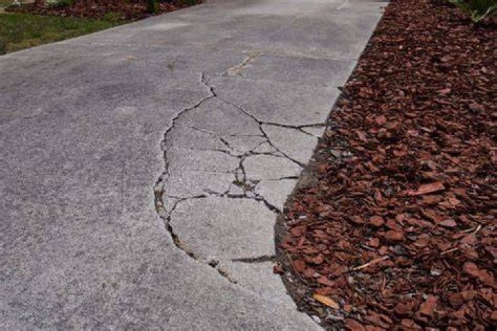 How much is it to fix a driveway