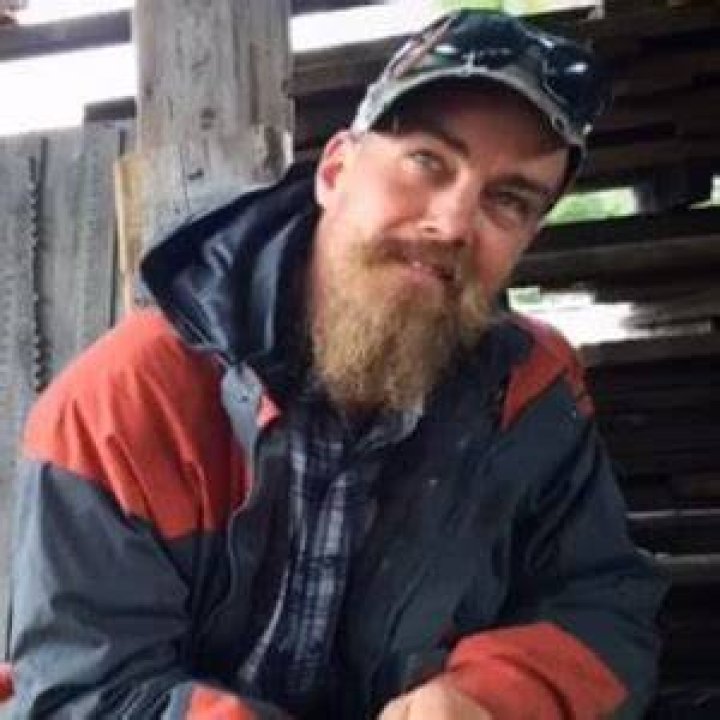 Is Graham from Barnwood Builders married