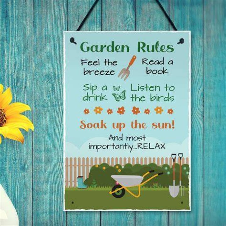 What are the rules on garden fences