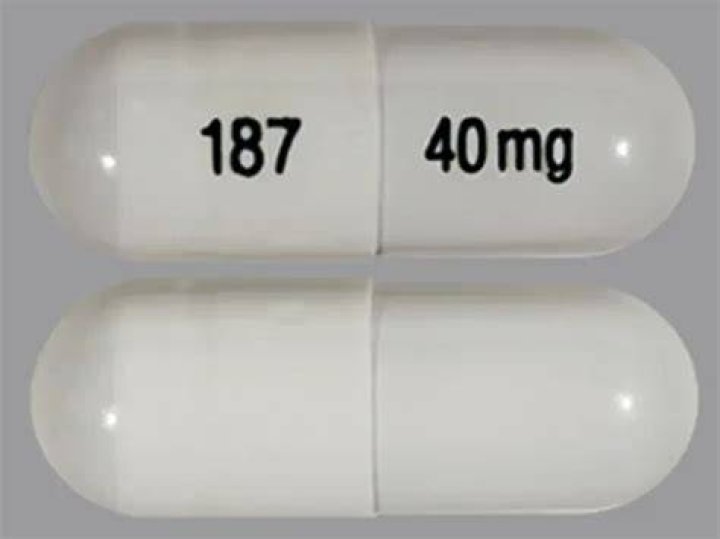 What are the side effects of esomeprazole 40 mg