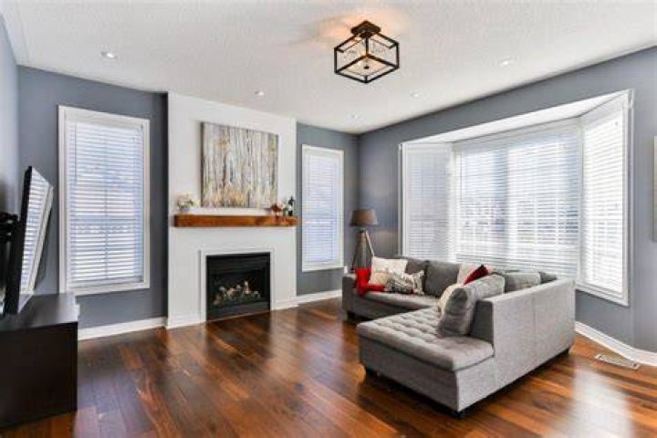 What color goes with gray wood floor