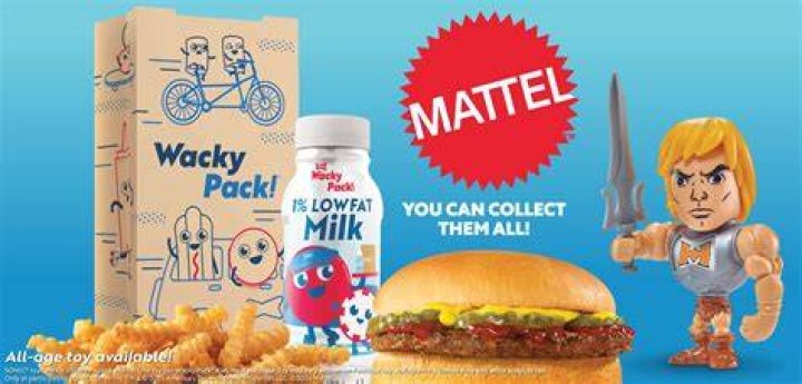 What comes in a Sonic Wacky Pack