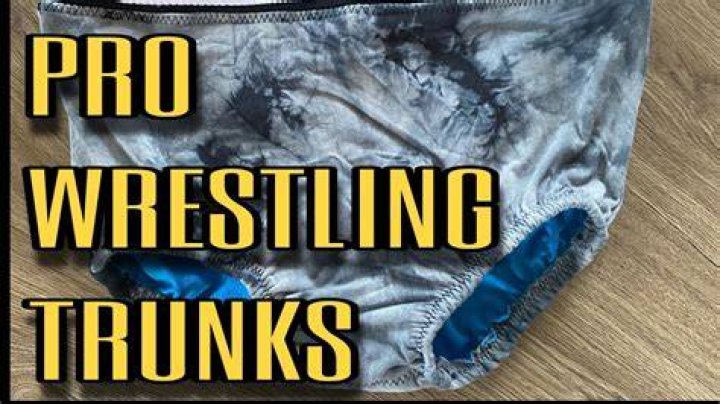 What do pro wrestlers wear
