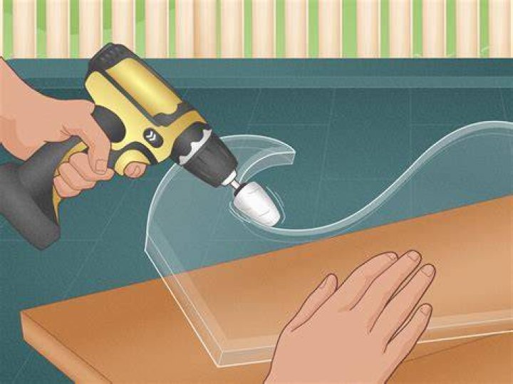 What do you cut acrylic sheets with