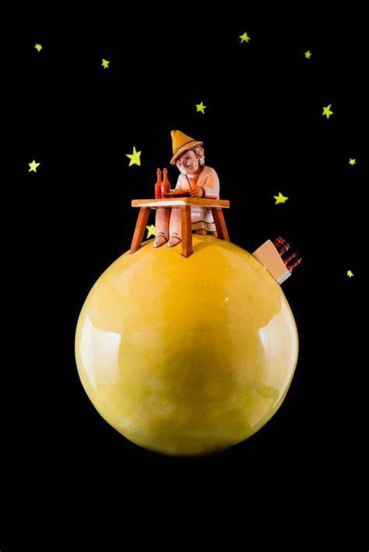 What does the drunkard symbolize in the Little Prince