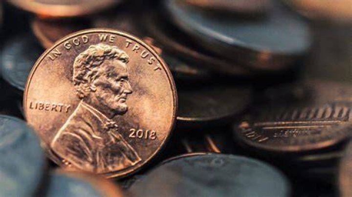 What does the US Mint oversee