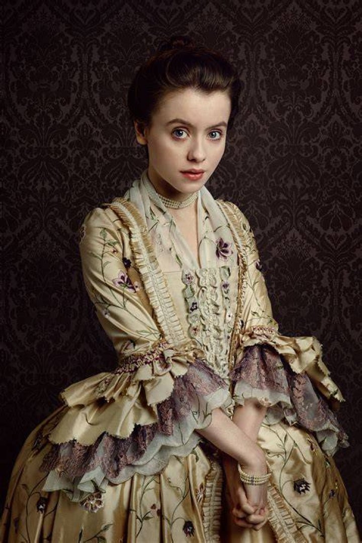 What happened to Mary Hawkins in Outlander