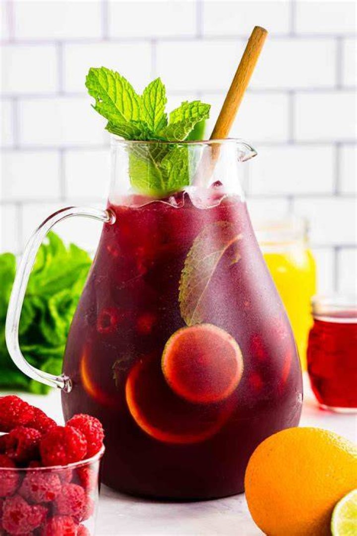 What is a good fruity red wine for sangria