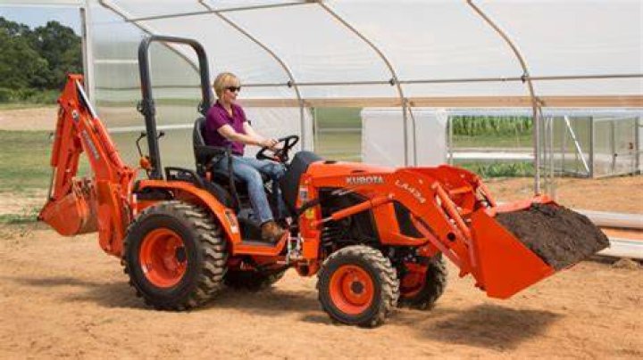 What is the difference between Kubota B and L series