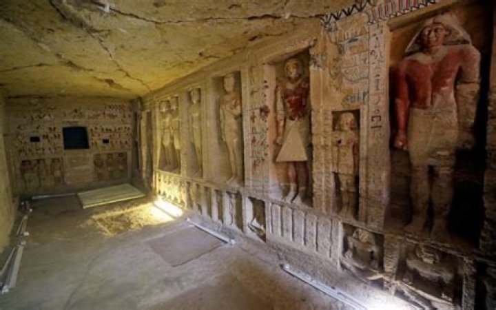 What is the oldest tomb in Egypt