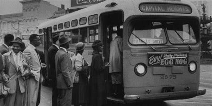 What organization led the Baton Rouge bus boycott
