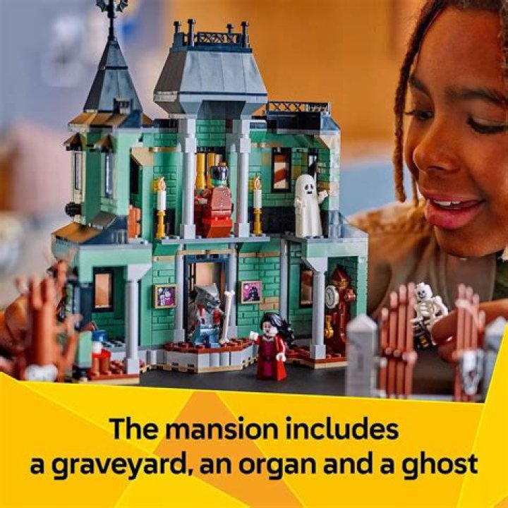 What time period is the haunted mansion set in
