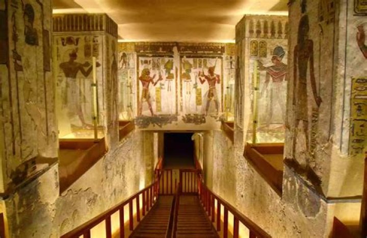 Where are the tombs in Egypt