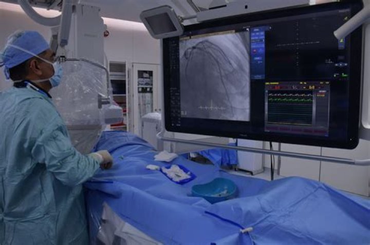 Who works in cardiology